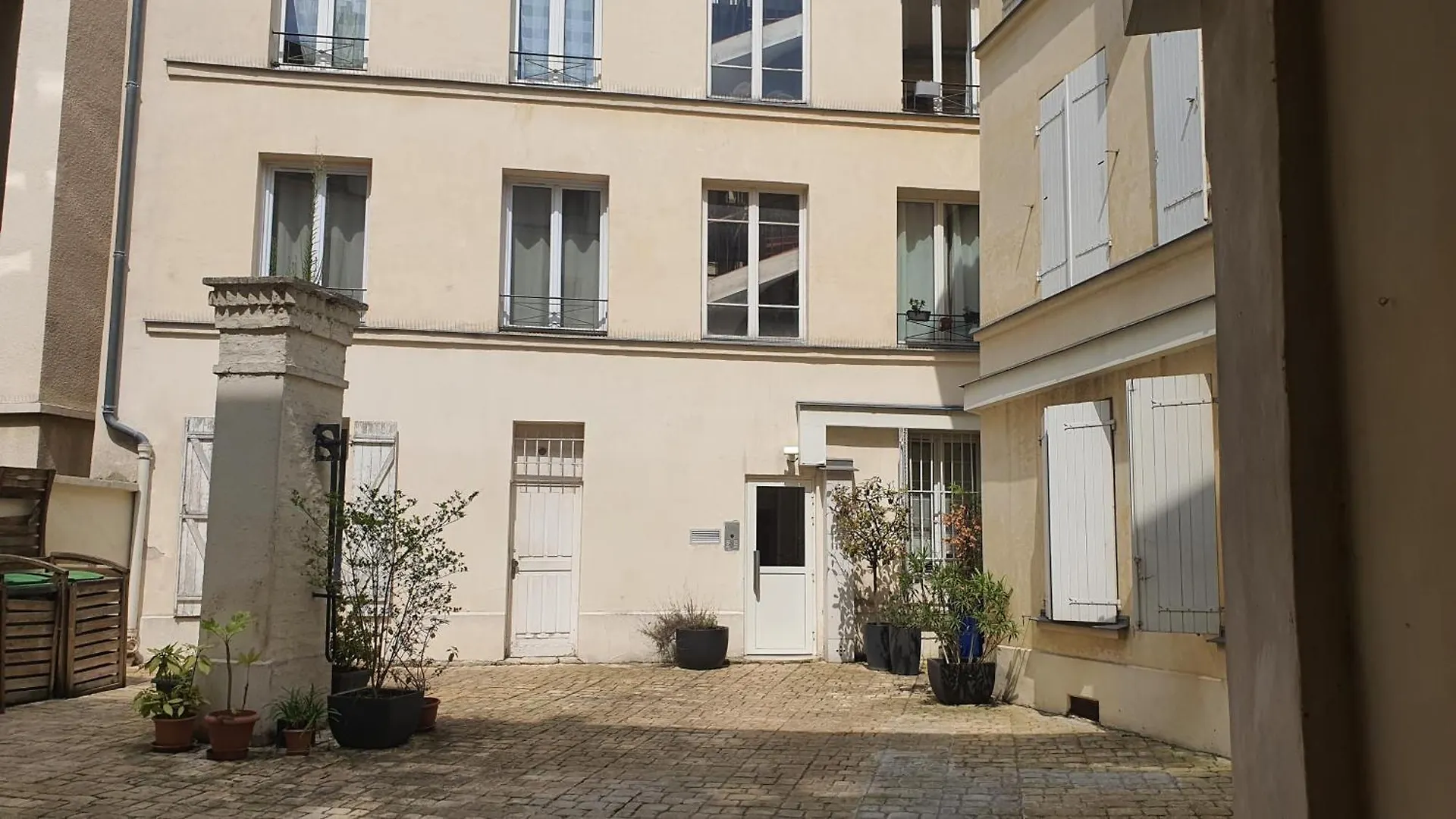 Apartment Studio Calme Et Ensoleille Entierement Renove Paris